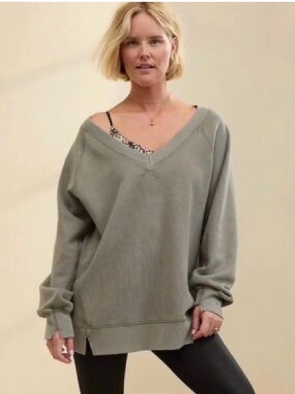Aerie Downtime Textured V-Neck Sage Green Sweatshirt Size Medium